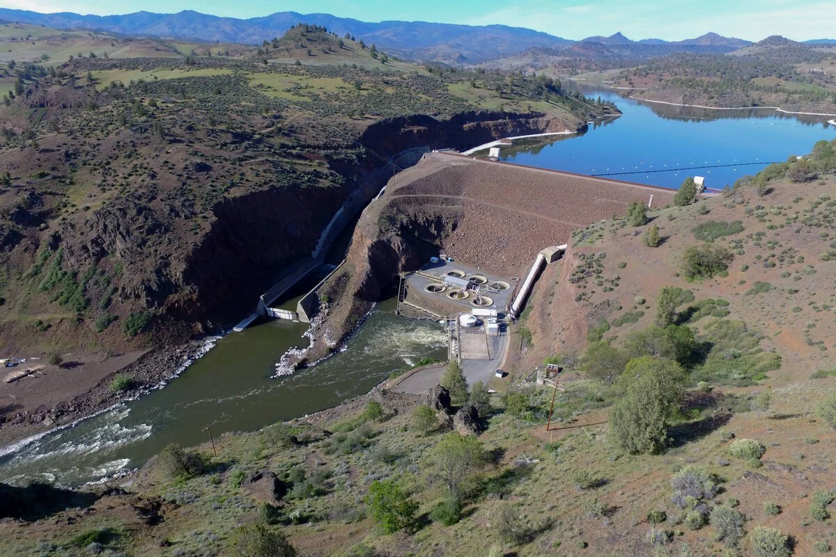 La mayor demolición de represas en EE.UU. abre paso a una restauración ecológica histórica en el río Klamath