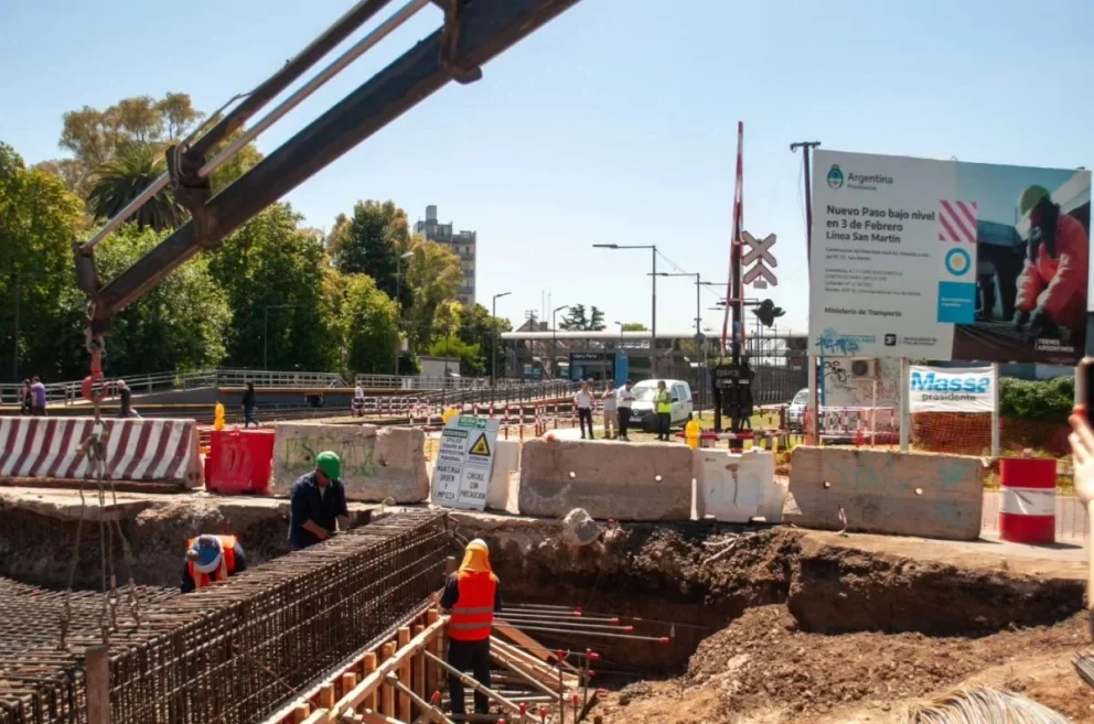Tres de Febrero: inició la construcción del paso bajo nivel en avenida América sobre las vías del San Martín