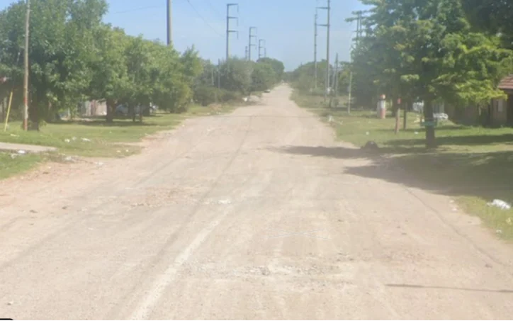 Vecinos de la zona oeste de La Plata reclaman la pavimentación de calle 52 entre 143 y 149
